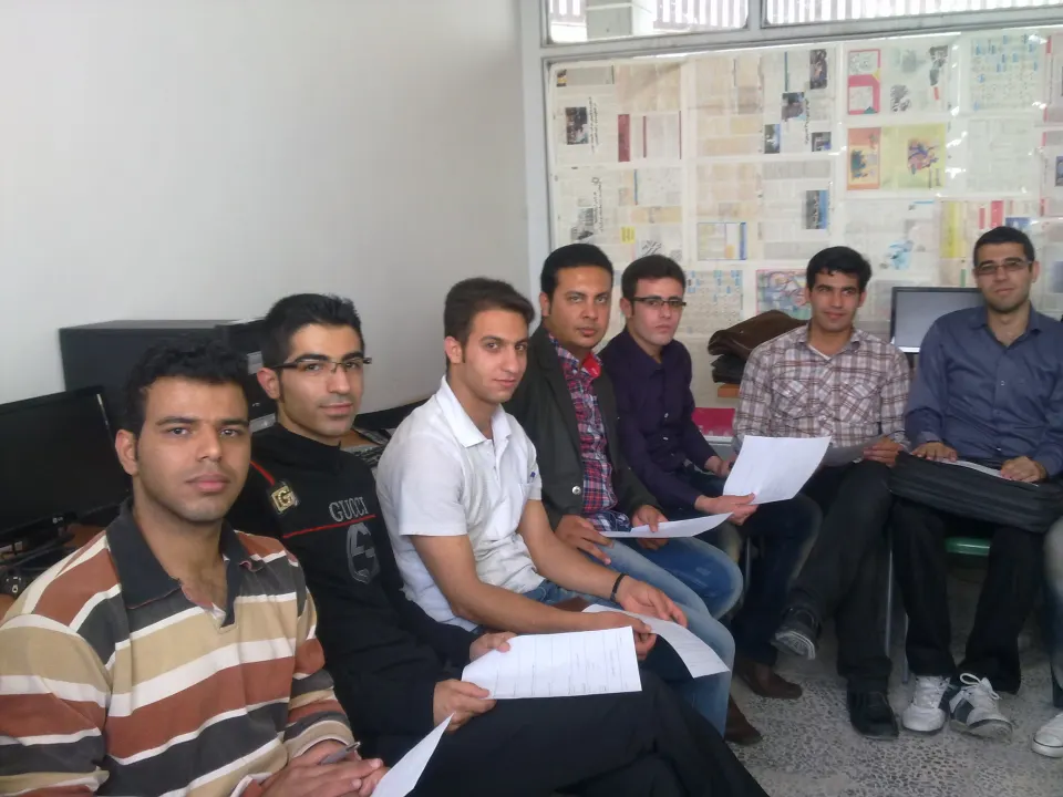 حاضرین در این عکس کجای دهکده نشستند؟
اعلام حضور😄🙌💕